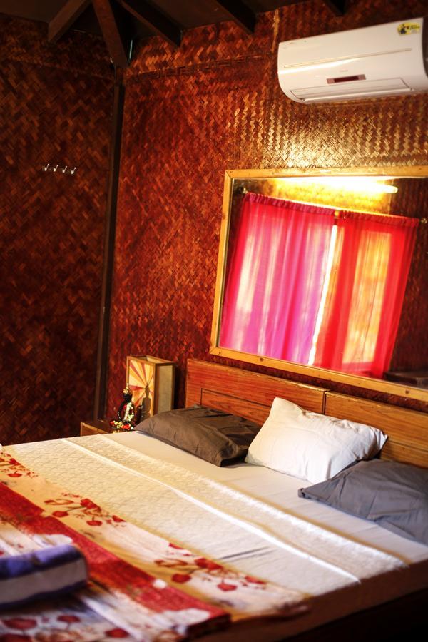 Rock Water Resort Morjim Exterior foto
